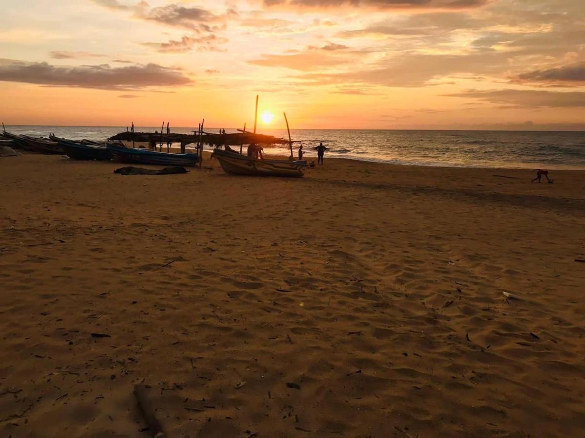 Sea Beach Resort Негомбо Экстерьер фото